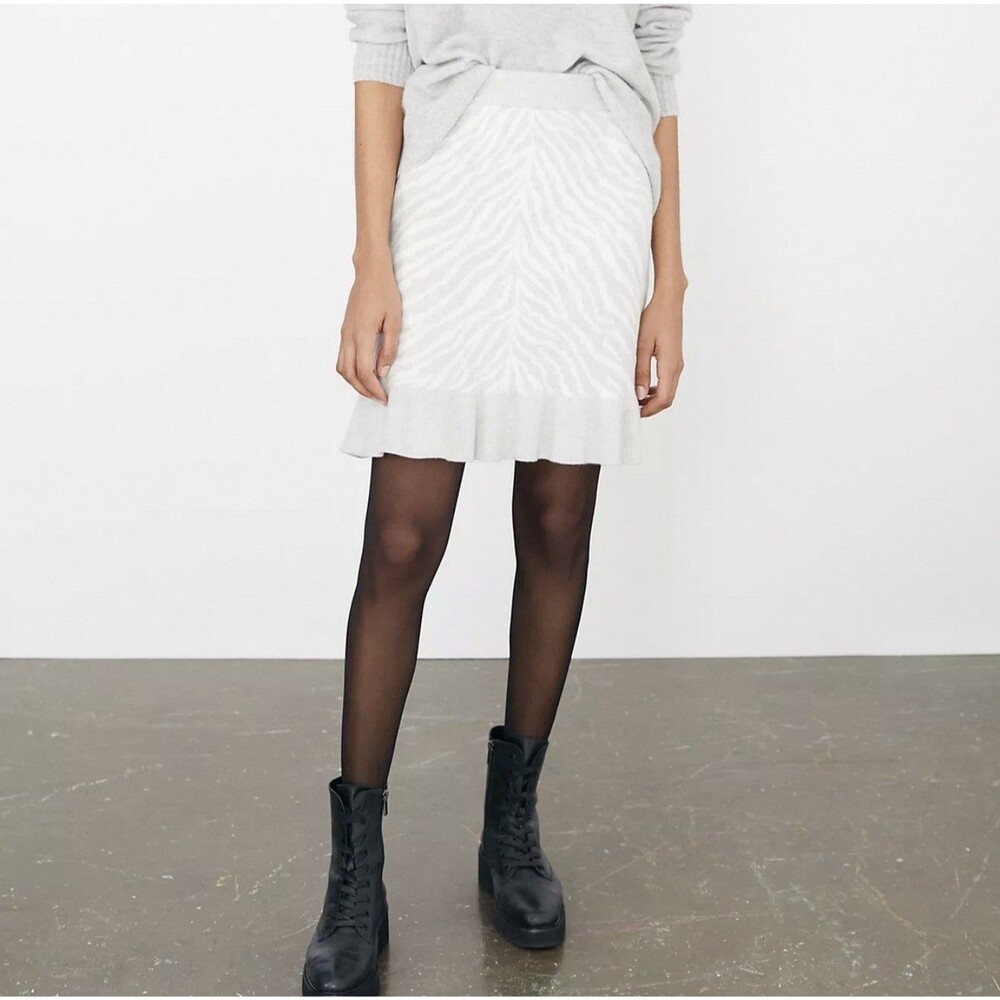 NWT Anthropologie Dolan Left Coast Gray White Zebra Ruffled Knit Mini Skirt XS